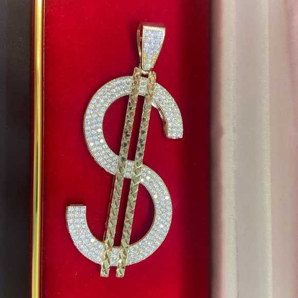 𝕯𝖔𝖑𝖑𝖆𝖗 𝖌𝖔𝖑𝖉 𝖈𝖍𝖆𝖗𝖒💸 - Picture 3 of 3